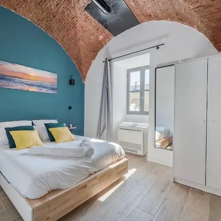 Apartment Superbe Au Coeur Du Vieux ! Nice